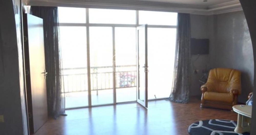 Daire 80 m² Daire - Alexandra Puşkin, Batumi, Gürcistan
