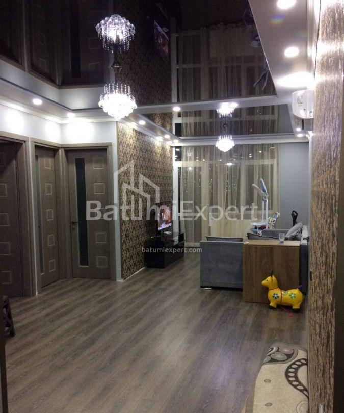 Daire 95 m² Daire - Yusuf Kobaladze, Batumi, Gürcistan