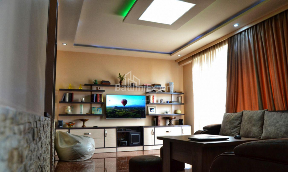 Daire 65 m² Daire - Şerif Khimshiashvili, Batumi, Gürcistan
