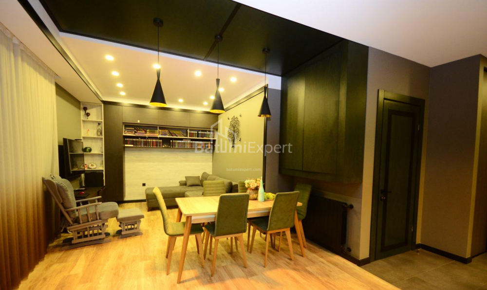 Daire 99 m² Daire - Zuraba Gorgiladze, Batumi, Gürcistan