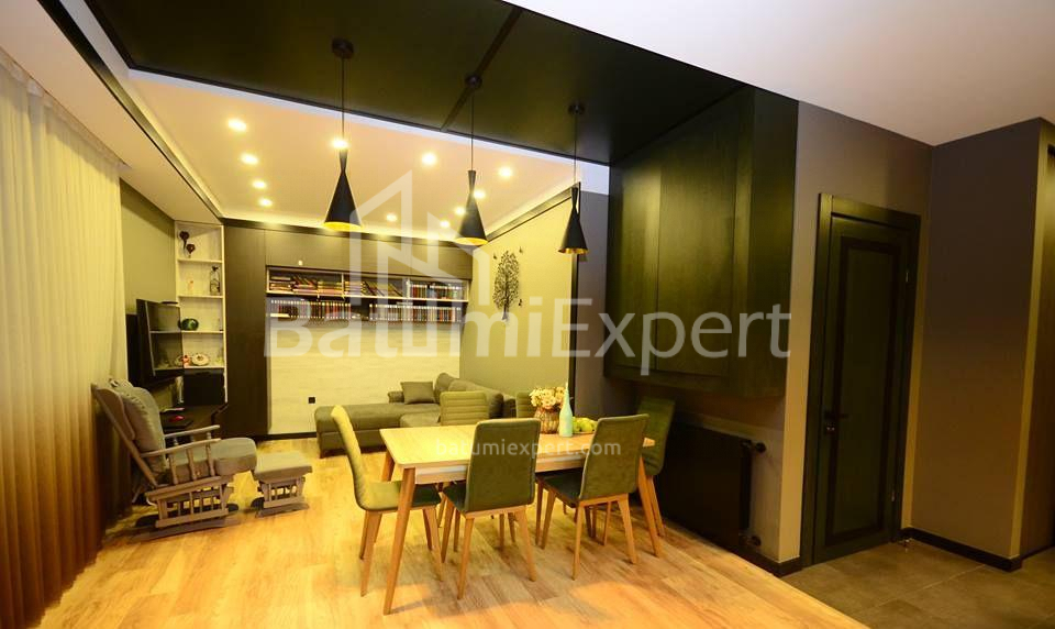 Daire 100 m² Daire - Zuraba Gorgiladze, Batumi, Gürcistan