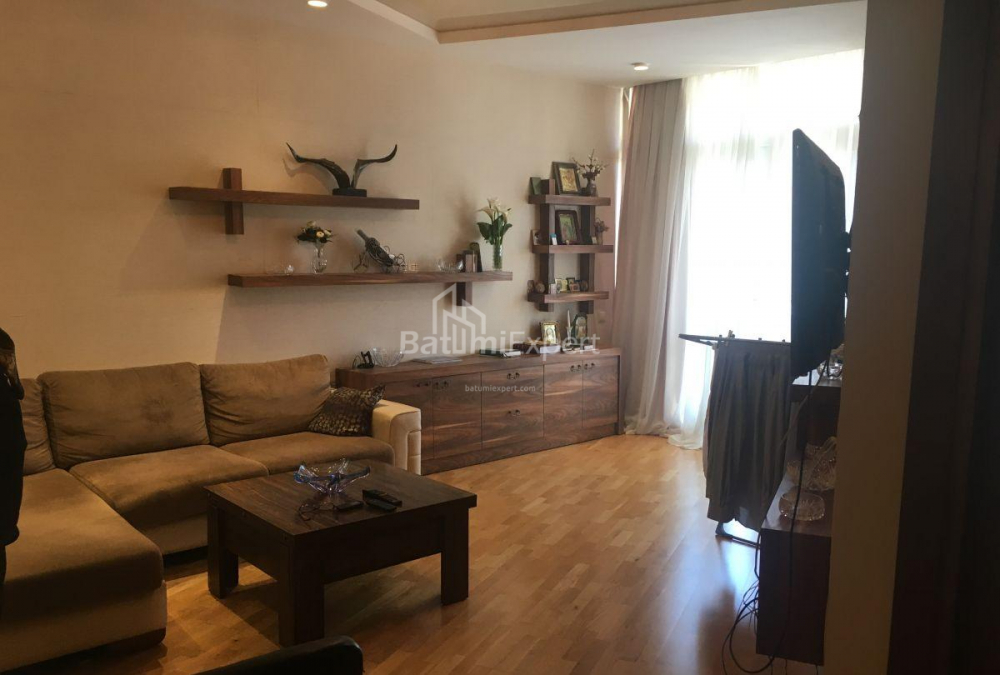 Daire 75 m² Daire - Vakhtang Gorgasali, Batumi, Gürcistan