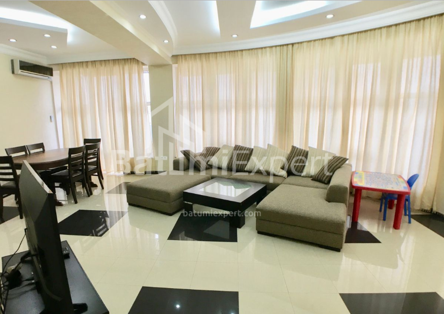 Daire 160 m² Daire - Zuraba Gorgiladze, Batumi, Gürcistan