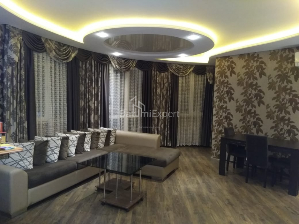 Daire 113 m² Daire - Şalva Inasaridze, Batumi, Gürcistan