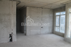 Emlak inşaat halinde 2-oda 74.8 m² - Lech ve Maria Kachinsky, Batumi