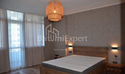 Daire 2-oda 82 m² - Niko Pirosmani, Batumi