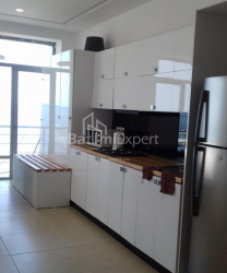 Daire 120 m² Daire - Şerif Khimshiashvili, Batumi, Gürcistan