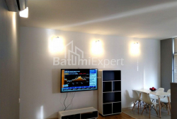 Daire 3-oda 80 m² - Alexandra Puşkin, Batumi
