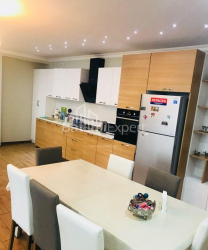 Daire 147 m² Daire - Şerif Khimshiashvili, Batumi, Gürcistan