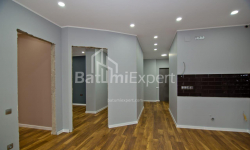 Daire 112 m² Daire - Şalva Inasaridze, Batumi, Gürcistan