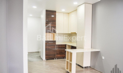 Daire 85 m² Daire - Şerif Khimshiashvili, Batumi, Gürcistan
