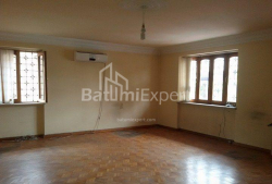 Daire 2-oda 92 m² - 26 Mayıs, Batumi