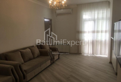 Daire 3-oda 80 m² - Şalva Inasaridze, Batumi