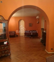 Daire 4-oda 151 m² - Rustaveli, Batumi